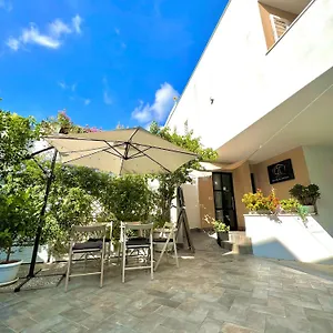 https://la-corte-r.hotels-amalfi.com